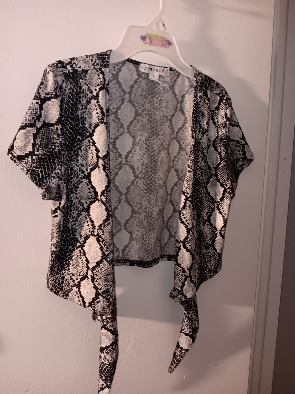 eye candy Gray & White Snake-Print Draped Cardigan